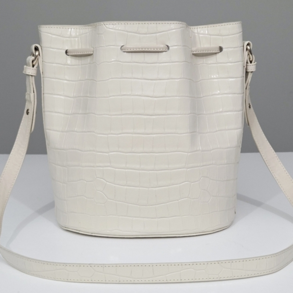 SEZANE FARROW CROSSBODY BUCKET BAG IN ECRU CROCO PRINT LEATHER - Picture 8 of 9
